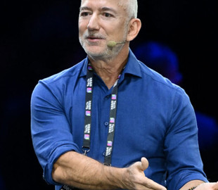 Джефф Безос порівняв бум інвестицій у штучний інтелект із «технологічною бульбашкою»