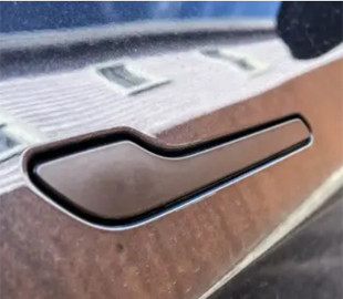 Китай забороняє висувні дверні ручки в стилі Tesla через небезпеку для пасажирів