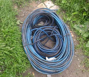 В Днепре на проспекте Поля задержали двух похитителей кабеля: подробности