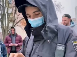 Неповнолітню франківську блогерку, яка роз’їжджала містом без прав, зупинила поліція