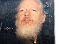 Невеста основателя Wikileaks Ассанжа заявила, что они поженятся в тюрьме