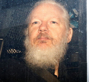 Невеста основателя Wikileaks Ассанжа заявила, что они поженятся в тюрьме