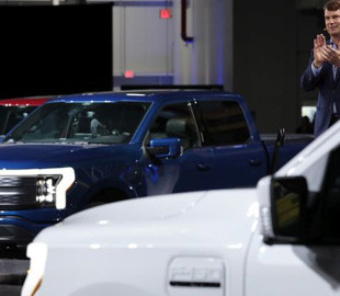 Ford запустила серийное производство электрических пикапов F-150 Lightning