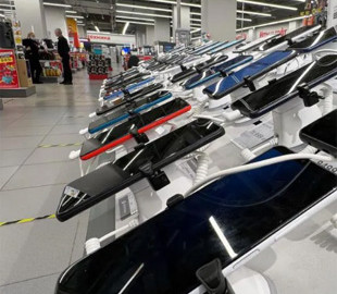 Росіянам порадили готуватися до зникнення імпортної техніки, електроніки та одягу