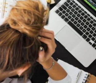 Шахрай під виглядом працівника банку ошукав жительку Тернопільщини на понад 222 тисячі гривень