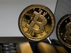 Біткойн опустився нижче 79 000 доларів