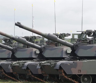 До Польщі масово прибувають американські танки Abrams: ЗМІ розкрили деталі