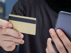 Шахрайські схеми під час війни: чому банки блокують рахунки та як уникнути проблем