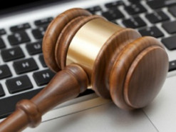 За диверсії та підпали авто судять двох олександрійців