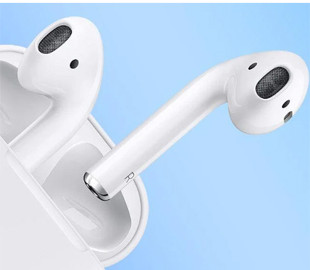Apple готує нову суперфункцію для AirPods: у них з'явиться "живий" переклад