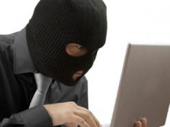 Шахраї під виглядом «Пакунка школяра» обчистили рахунок чоловіка на 60 тисяч гривень