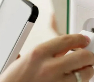 ТОП-5 порад як обрати блок живлення для смартфона