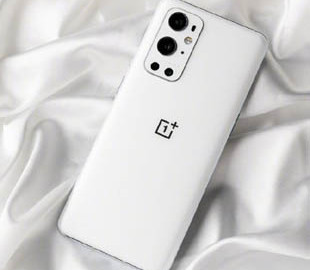 Смартфон OnePlus 9 Pro показался в белоснежном исполнении