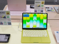 MacBook Neo вицвітає під сонцем: користувач показав «сірий MacBook»