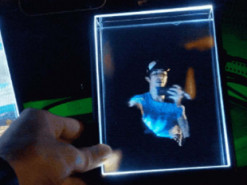 Стартап представил переносное устройство для просмотра 3D-анимации