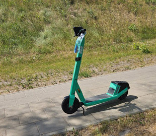 У Вільнюсі за залишені в недозволеному місці електросамокати виписуватимуть великі штрафи