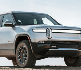 Автовиробник Rivian "зламав" електроніку машин після оновлення