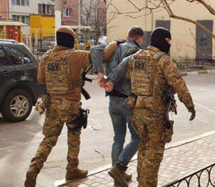 В Киеве судят мошенников, продавших фейковых акций Tesla на 12 миллионов гривен