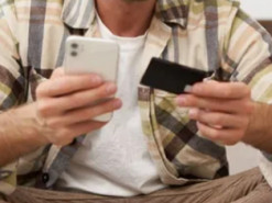 ПриватБанк заблокував рахунок киянина за отримання 19 тисяч гривень від продажу валюти на Binance - що вирішив суд