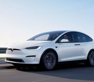 Электромобиль Tesla сможет лучше адаптироваться к украинским дорогам