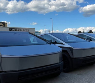 Детройт проти Tesla: суд зобов’язав компанію прибрати понад 200 автомобілів з міської парковки