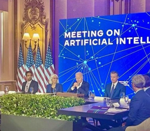 США з десятками союзників планують першу конференцію з використання ШІ: визначать "відповідальне" використання