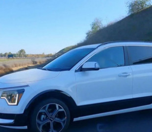 Новий електрокар Kia Niro помітили на дорогах