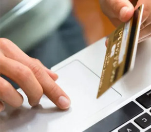 55-річна жінка через шахраїв втратила близько 50 тисяч гривень