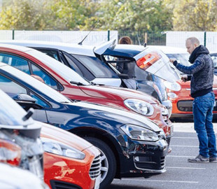 Українці стали менше купувати авто з пробігом