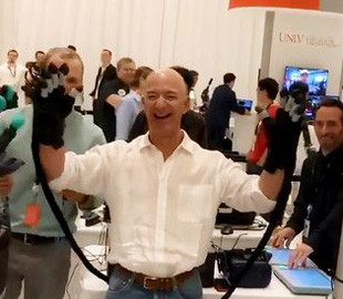 Миллиардер Безос в Лас-Вегасе стал "аватаром"