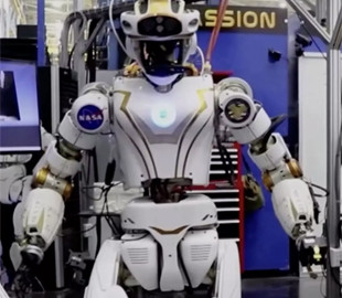 NASA почало готувати людиноподібних роботів для використання в космосі