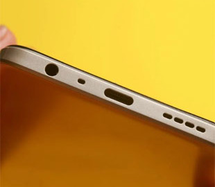 Як почистити гніздо зарядки смартфона в домашніх умовах: швидко і просто