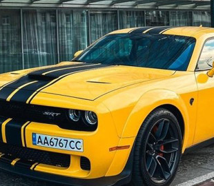 В Україні помітили культовий американський спорткар Dodge