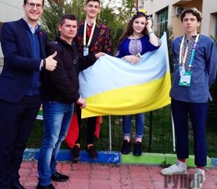 Житомирські учні повернулися з міжнародного конкурсу ІТ-технологій з перемогами