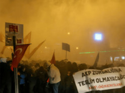 У Туреччині затримали понад 300 осіб на протестах проти арешту мера Стамбула: соцмережа Х призупинила роботу акаунтів опозиції