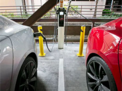 Джо Байден обіцяє електромобільну революцію: 25 млн електрокарів та 500 тис зарядних станцій