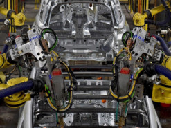 Ford и Honda сокращают сотрудников из-за увеличения выпуска электромобилей