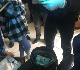 Сотрудники киберполиции попались на взятке