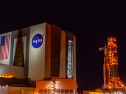 NASA вернуло лунную ракету SLS в сборочный цех для ремонта