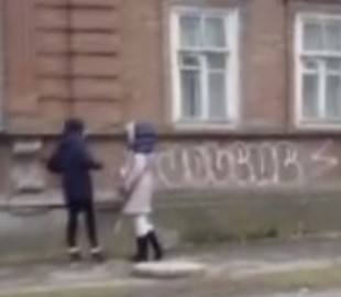500 гривен за рекламу наркотиков: полиция поймала наркографитчиц