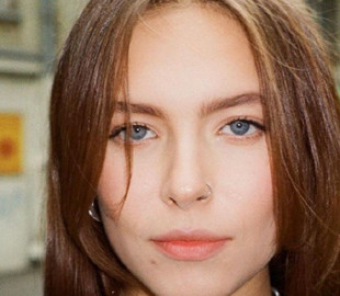 19-річна донька Олени Кравець замилувала вродою на вулицях Києва