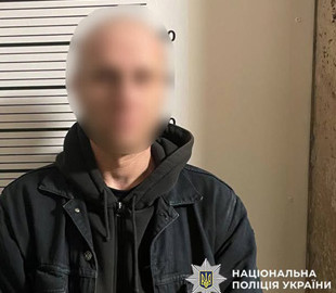 У Камʼянці-Подільському засуджено рецидивіста, який викрав понад 25 тисяч гривень з чужої банківської картки