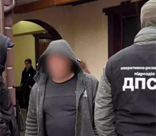 В Україні затримали зловмисників, які в інтернеті шукали "клієнтів" для переходу за кордон