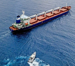 У Червоному морі біля узбережжя Ємена атакували торговельне судно