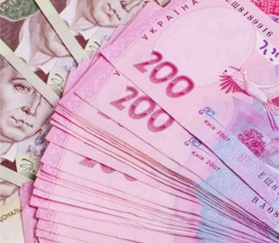 Псевдобанкір виманив у жінки 140 тисяч гривень