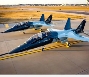 Розробники Boeing представили нове покоління військових літаків T-7A Red Hawk