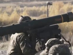 Вбивця дронів, ракет і вертольотів: як ЗСУ працюють зі шведським ПЗРК “РБС-70”