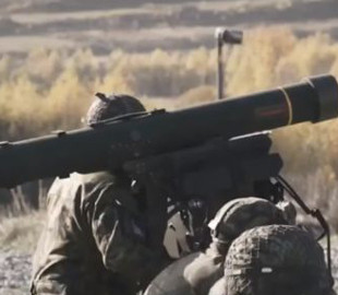 Вбивця дронів, ракет і вертольотів: як ЗСУ працюють зі шведським ПЗРК “РБС-70”