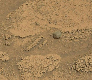 Марсохід NASA виявив дивний камінь на Марсі: він спантеличив вчених