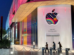 Майбутні суди можуть розтрощити імперію Apple: під ударом частина бізнесу з оборотом $85 млрд на рік